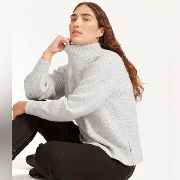 Everlane ✨Limited Edition✨ The Premium Cashmere Mockneck Sweater Heather Gray XS - Picture 2 of 9